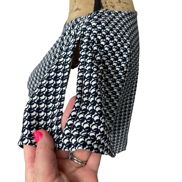 Ann Taylor Flutter Sleeve Blouse Navy and White with Circles and Band Waist Top - Picture 7 of 12